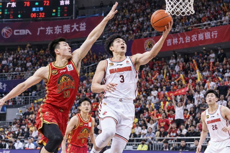 10月27日 CBA常规赛 吉林vs广东 赛前预测:广东客场险胜,推荐比分 108-102