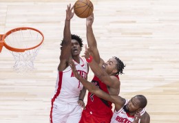 （体育）篮球——NBA常规赛：猛龙不敌火箭