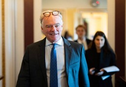 美国参议院通过决议，要求撤销特朗普对巴西征收的50%关税