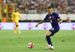 队报：法国队左后卫人才匮乏，迪涅可能以首发身份出战世界杯