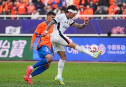 （体育）足球——中超：山东泰山胜上海海港