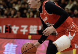 四川女篮挺进WCBA季后赛四强 主教练帕登：希望季后赛取得全胜