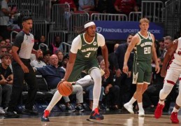 NBA季前赛：字母哥缺席雄鹿力克热火 特纳首秀8分鲍威尔18分