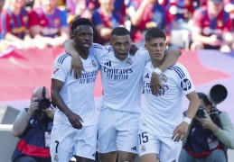 去年因维尼修斯闹翻！马卡：法国足球试图在今年颁奖前与皇马和解