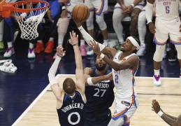 NBA季后赛｜亚历山大准三双助雷霆夺赛点