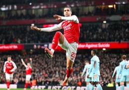 英超：阿森纳2-0布伦特福德5分领跑 梅里诺传射萨卡补刀 赖斯伤退