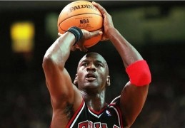 “飞人”乔丹重返NBA担任评论员，网友“要是‘篮球之神’谁都看不上可怎么办”