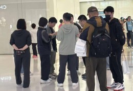 苹果新机发售首日：标准版遇冷、Pro系列溢价500元以上
