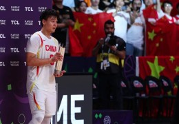 中国男篮队长，赛后哽咽发声