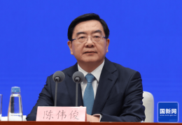 新疆维吾尔自治区常务副主席陈伟俊回应美国无理制裁：如果说强迫，是美国在搞“强迫失业”