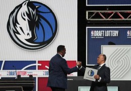 早知道｜独行侠抽中2025状元签