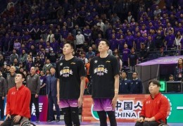 北京轮椅篮球队亮相CBA赛场