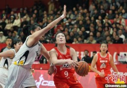 WCBA季后赛：四川女篮主场100：70胜江苏女篮