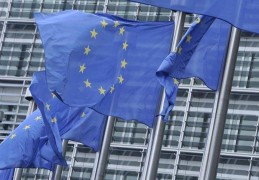 U.S. and EU Reportedly Break Impasse to Enable Trade Talks as Trump Sees Tariff Rates Set for Countries to Skip Negotiations