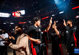 17分36秒！出场时间创新高，杨瀚森正逐步适应NBA比赛节奏