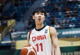 【U19男篮世界杯】张博源砍20分，中国队不敌加拿大队