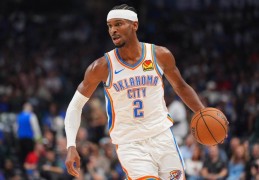 亚历山大23+8戴维斯26+11 雷霆力克独行侠四连胜