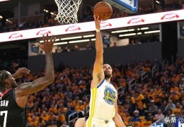 库里轰36+9+7带勇士大胜火箭，追随科比的脚步，载入NBA史册。