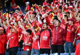 最新！国足半场0-2落后澳大利亚