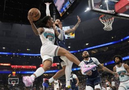NBA季后赛｜戴维斯空砍40分灰熊拿到最后一张门票