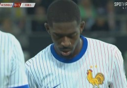 法媒：巴黎对德尚派上登贝莱不满，曾告知法国队球员有受伤风险