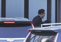 cctv体育:尹锡悦拘留令获批，上百人闯入法院，46人被捕