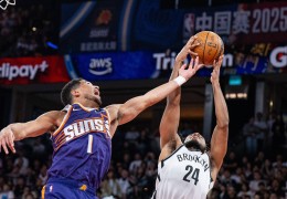 （体育）篮球——NBA季前赛：太阳胜篮网