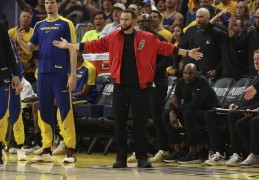 NBA｜森林狼击败勇士夺赛点