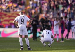 TA：一皇马球员私下表示，现在最好尽管结束西甲，备战世俱杯