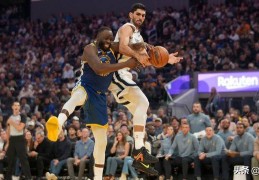 勇士队格林在灰熊阿尔达玛被判一级恶意犯规后，对他进行了嘲讽