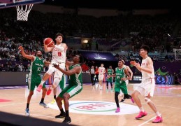 男篮亚洲杯：全胜晋级，中国男篮的三个进步