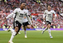 talkSPORT：埃弗顿寻求免签富勒姆边卫泰特，沃克加盟前景悬了