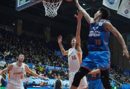 外援合璧难敌对手“三分雨” 四川男篮无缘新年开门红