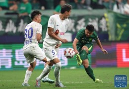 体育｜中超联赛：北京国安胜大连英博海发