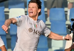 （体育）足球——意甲：那不勒斯胜萨索洛