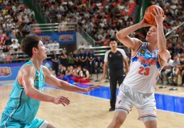 （体育）篮球——CBA夏季联赛：新疆伊力特胜青岛国信制药