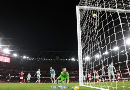 （外代二线）足球——英超联赛：阿森纳胜布伦特福德