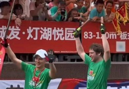 德国小伙成为佛山龙船赛选手 称盼望未来举办龙船世界杯