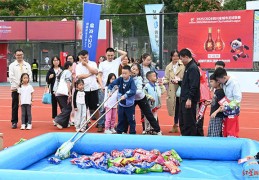 四川省城市足球联赛带火“文旅+消费” 球迷“跟着赛事来旅游”