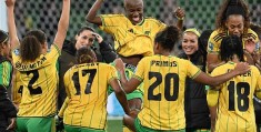 女足世界杯 | 巴西女足爆冷出局 传奇玛塔含泪辞别:巴西杯