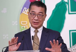 徐国勇宣称“没台湾光复节” 万人投票超打脸
