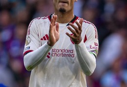 （体育）足球——英超：水晶宫胜利物浦