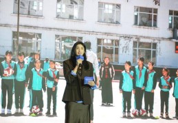 前女足门将赵丽娜：足球公益+互联网=希望