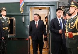 金正恩抵达北京