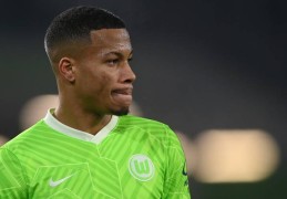 记者：弗兰克斯将租借加盟萨索洛，租借费100万欧+买断选项