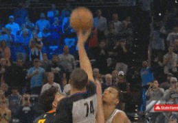 文班亚马与“一生之敌”碰面，NBA更佳新秀之争有悬念:nba新秀赛