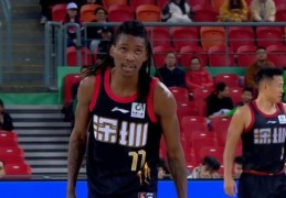 CBA杯：史密斯41+10准绝杀！深圳16分逆转新疆 李炎哲20+7