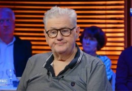 记者：法国队现在全是黑人，我儿子11岁时在队里被黑人欺负