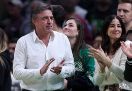 威克·格罗斯贝克以61亿美元卖了凯尔特人队，立即辞去总裁职务