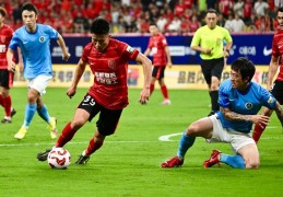 赢了！5比0，成都蓉城大胜深圳队